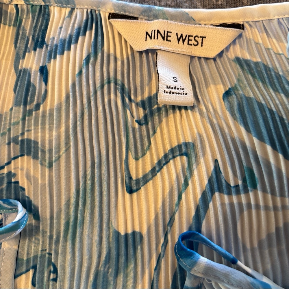 tank top size small - Picture 5 of 6